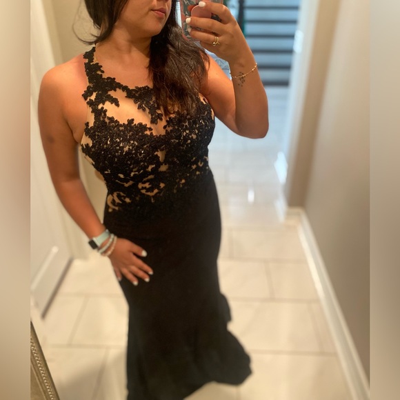 Beautiful Black Elegant Dress - Picture 1 of 6